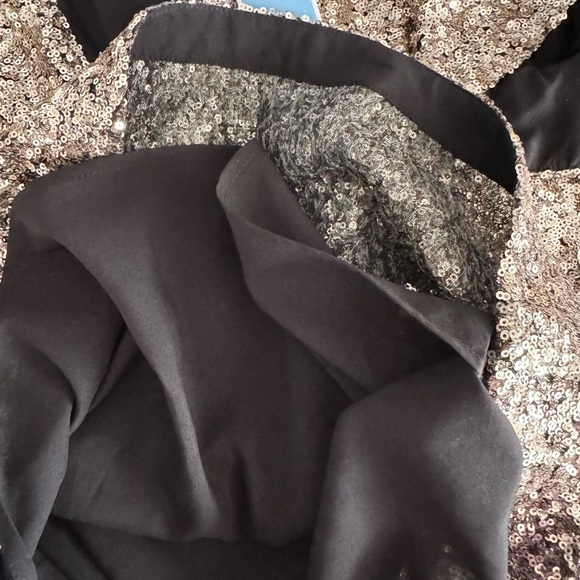 DRAPER JAMES (NWT) Women Gold Black Sequin Holiday Flutter Sleeve Blouse-Size 6 - Picture 5 of 12